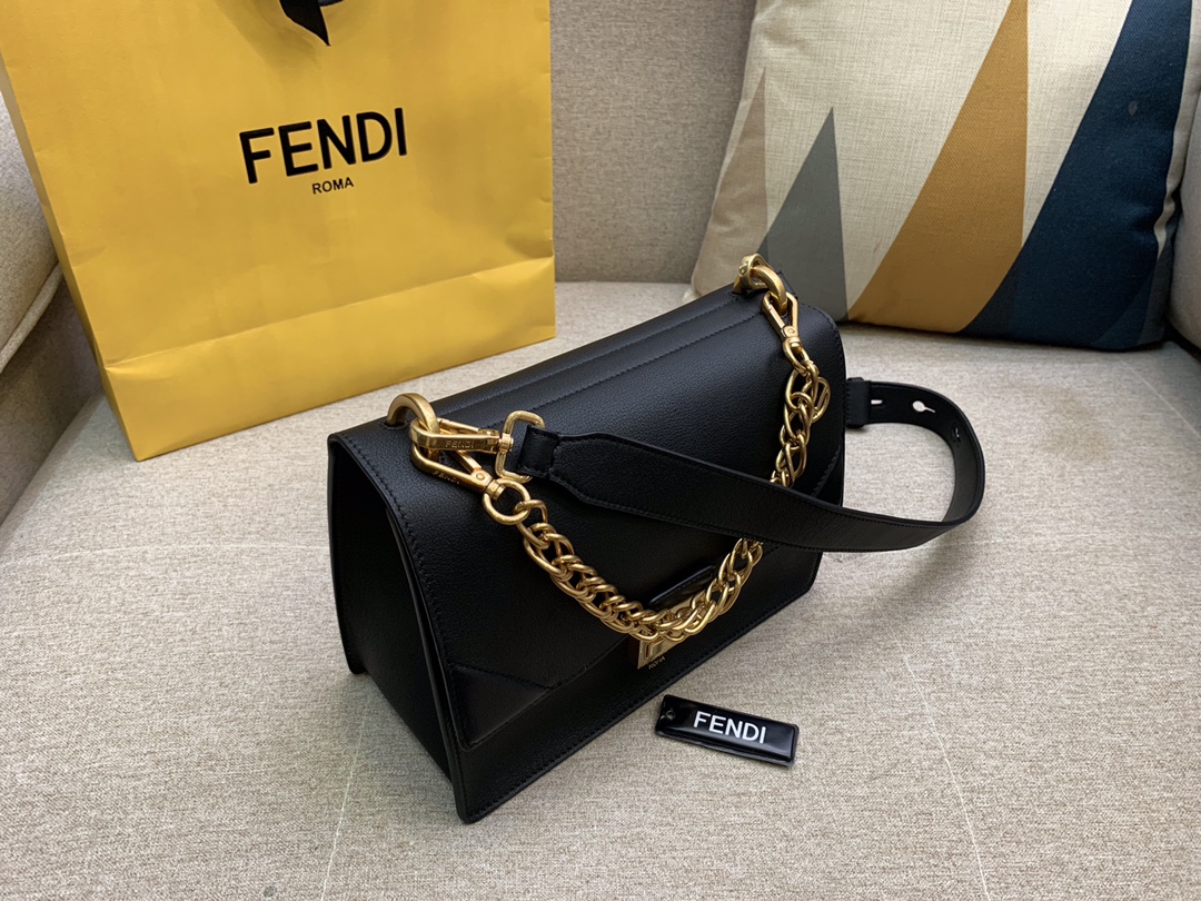 Fendi 芬迪 KAN U 系列 中号25cm 斜挎手提两用包 复古女包