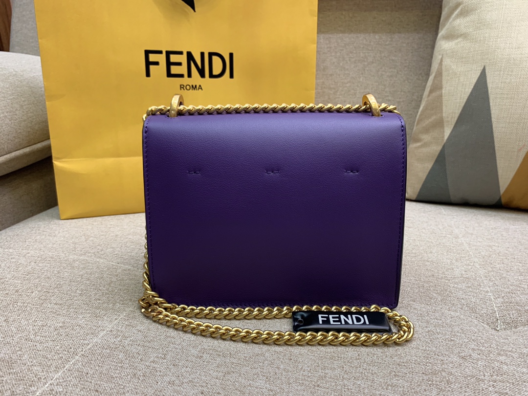 Fendi 芬迪 KAN U 系列 定制凸纹 代工厂女包 原厂进口皮 小号19cm