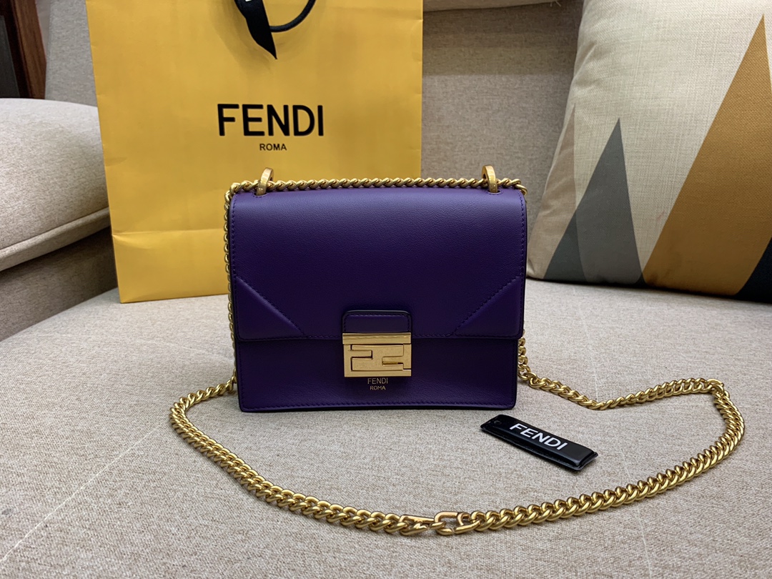 Fendi 芬迪 KAN U 系列 定制凸纹 代工厂女包 原厂进口皮 小号19cm