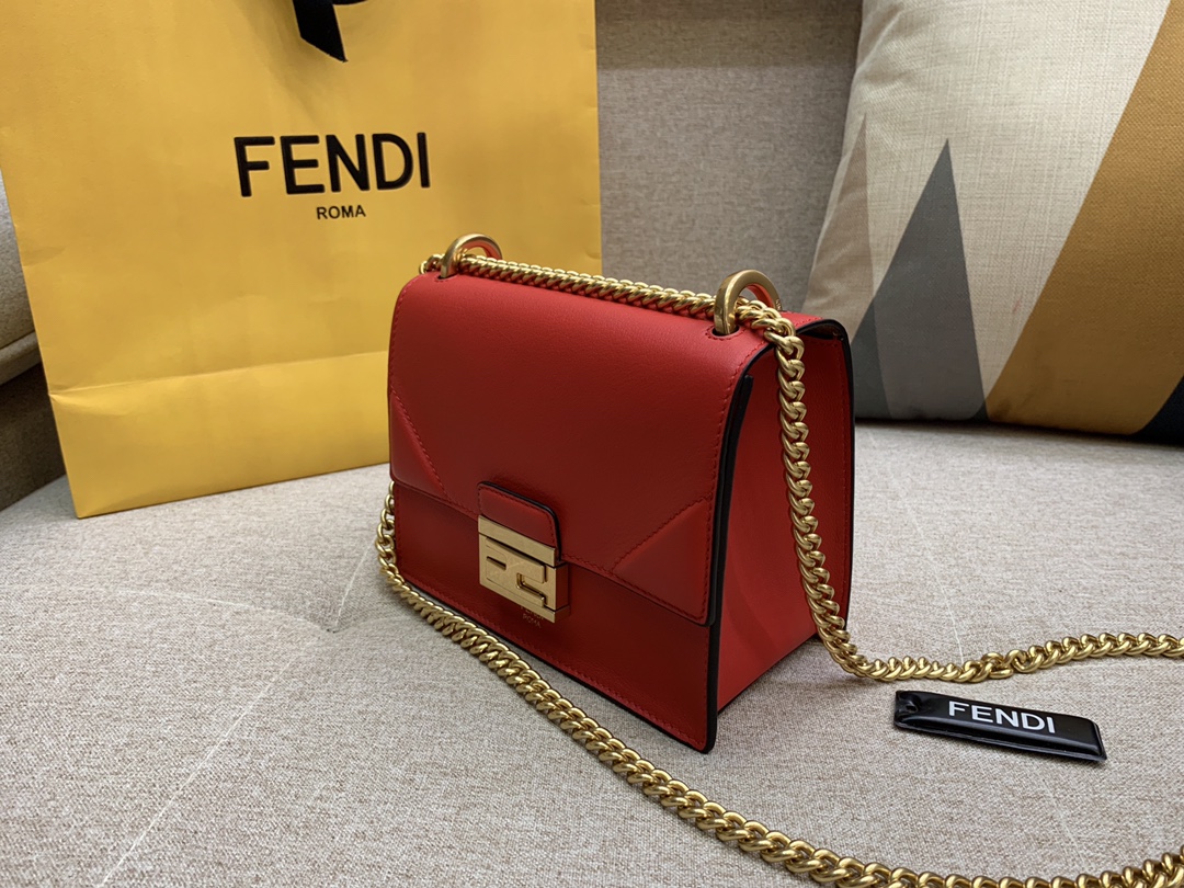 Fendi 芬迪 KAN U 系列 定制凸纹 代工厂女包 原厂进口皮 小号19cm