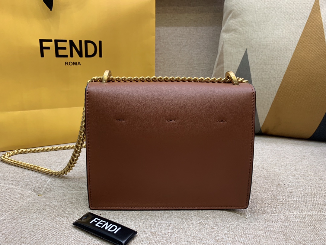Fendi 芬迪 KAN U 系列 定制凸纹 代工厂女包 原厂进口皮 小号19cm
