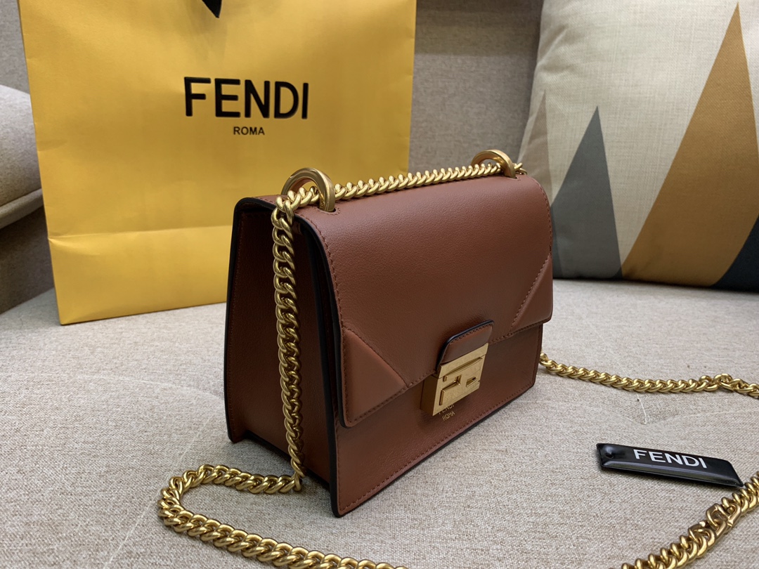 Fendi 芬迪 KAN U 系列 定制凸纹 代工厂女包 原厂进口皮 小号19cm