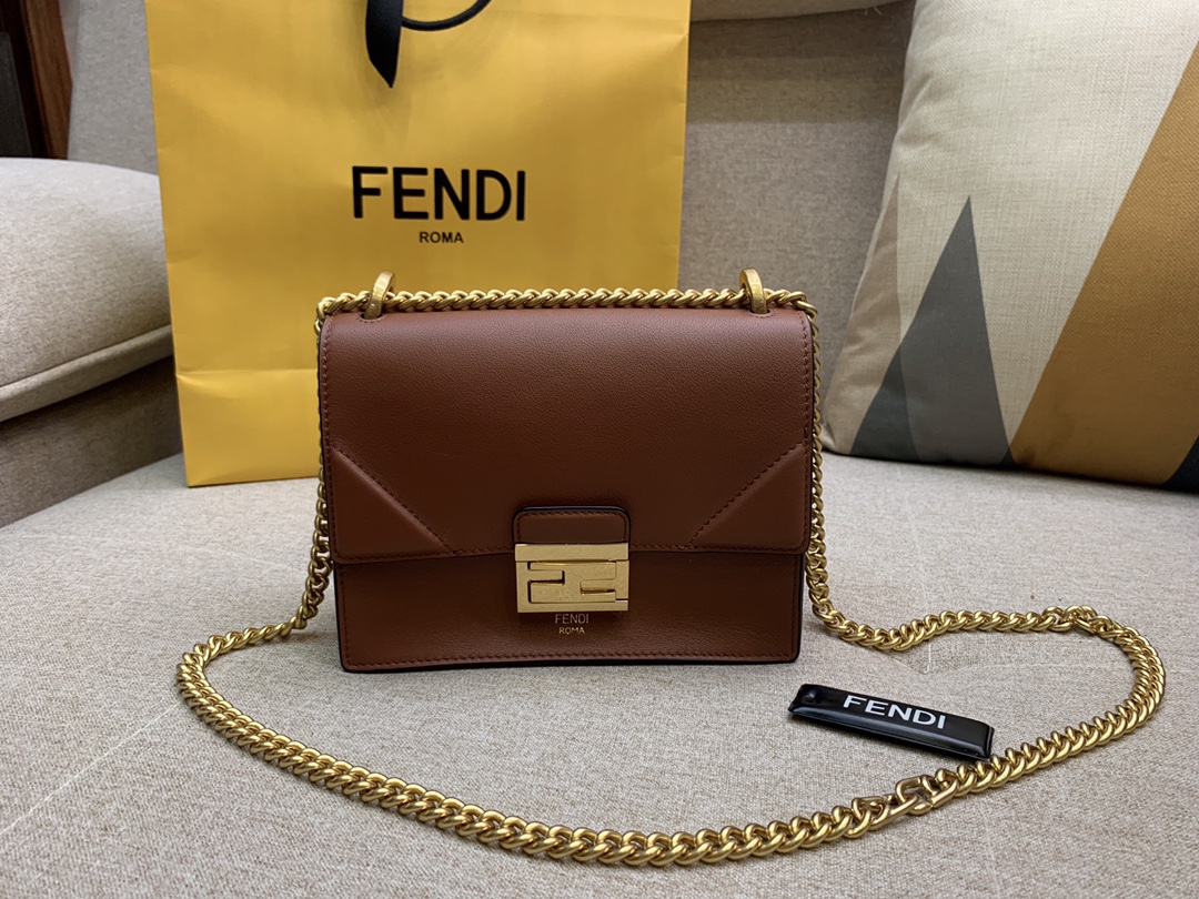 Fendi 芬迪 KAN U 系列 定制凸纹 代工厂女包 原厂进口皮 小号19cm