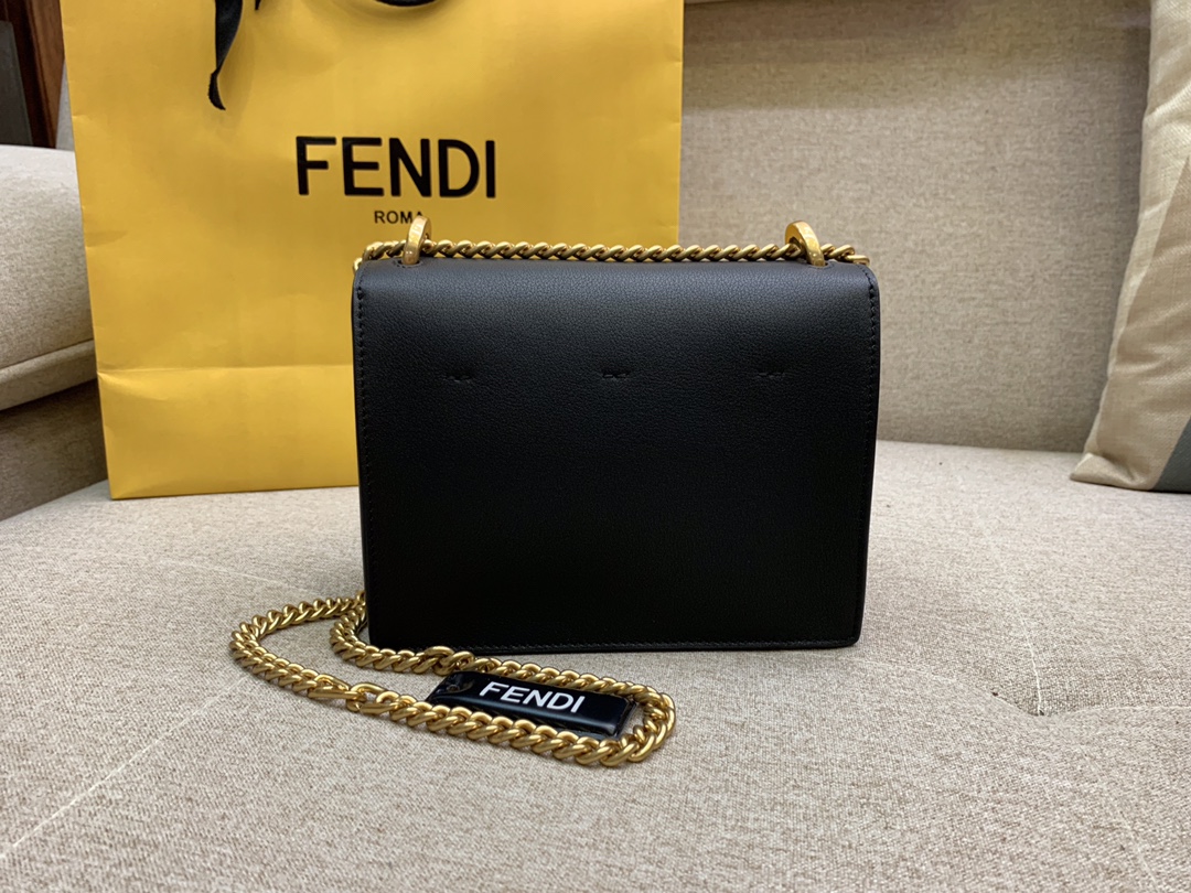 Fendi 芬迪 KAN U 系列 定制凸纹 代工厂女包 原厂进口皮 小号19cm