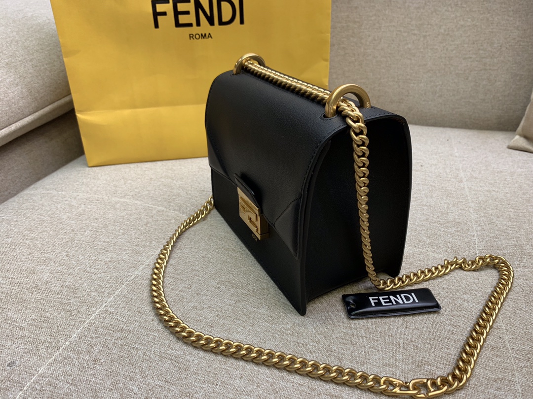 Fendi 芬迪 KAN U 系列 定制凸纹 代工厂女包 原厂进口皮 小号19cm