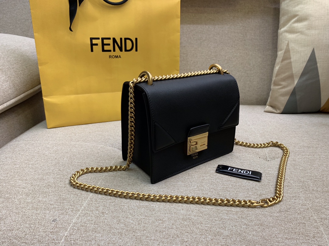 Fendi 芬迪 KAN U 系列 定制凸纹 代工厂女包 原厂进口皮 小号19cm