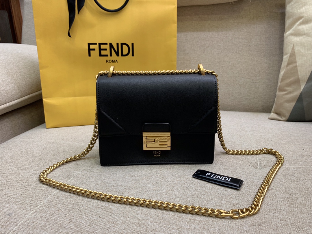Fendi 芬迪 KAN U 系列 定制凸纹 代工厂女包 原厂进口皮 小号19cm