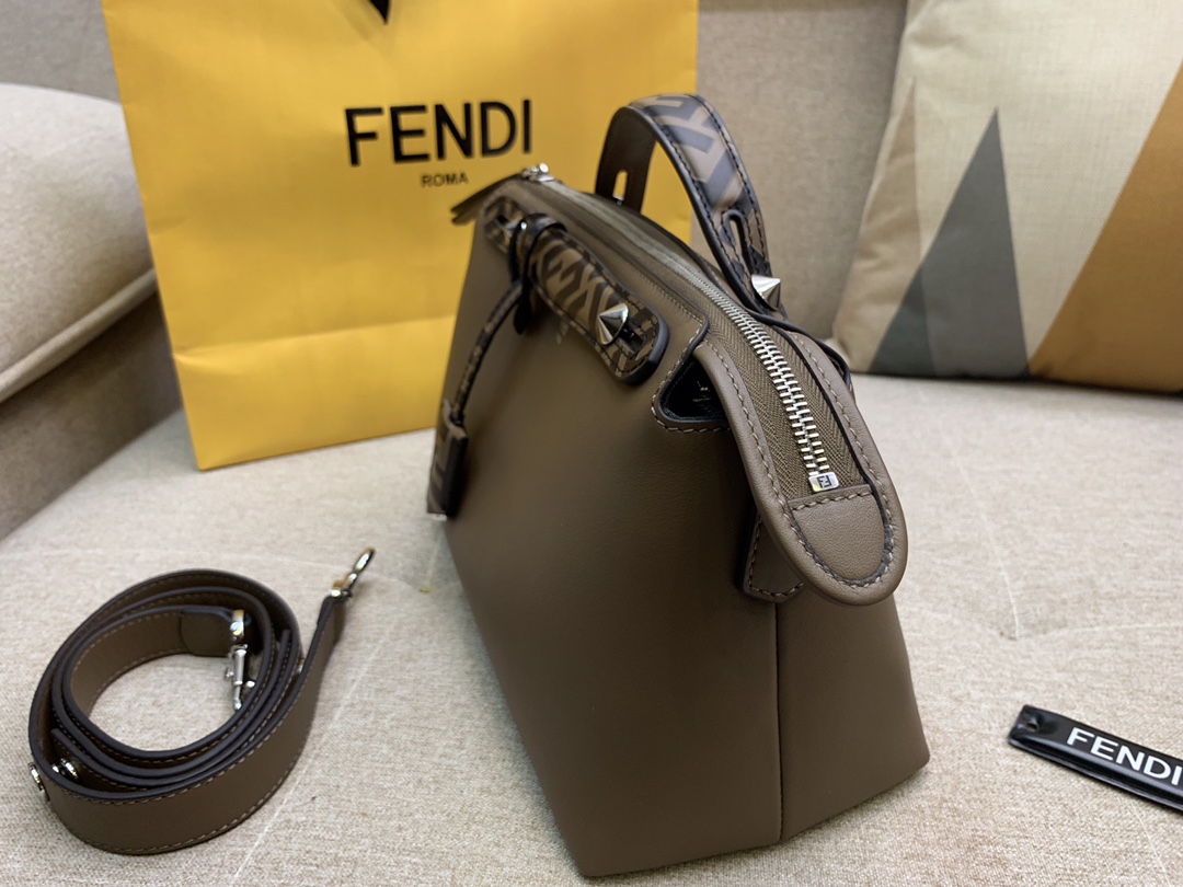 Fendi 芬迪 代购版本 By the way手袋 原厂进口皮 28cm LOGO压花F图案