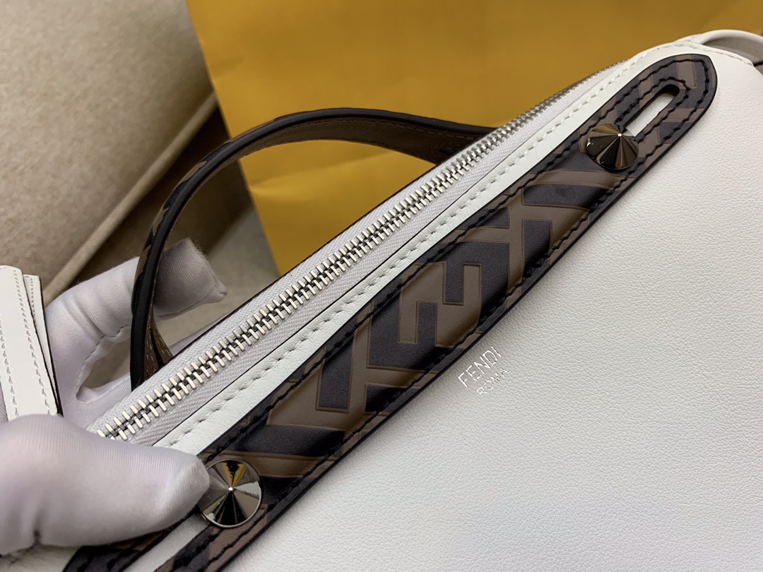 Fendi 芬迪 代购版本 By the way手袋 原厂进口皮 28cm LOGO压花F图案