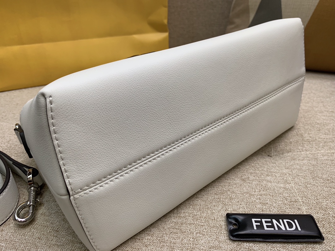 Fendi 芬迪 代购版本 By the way手袋 原厂进口皮 28cm LOGO压花F图案