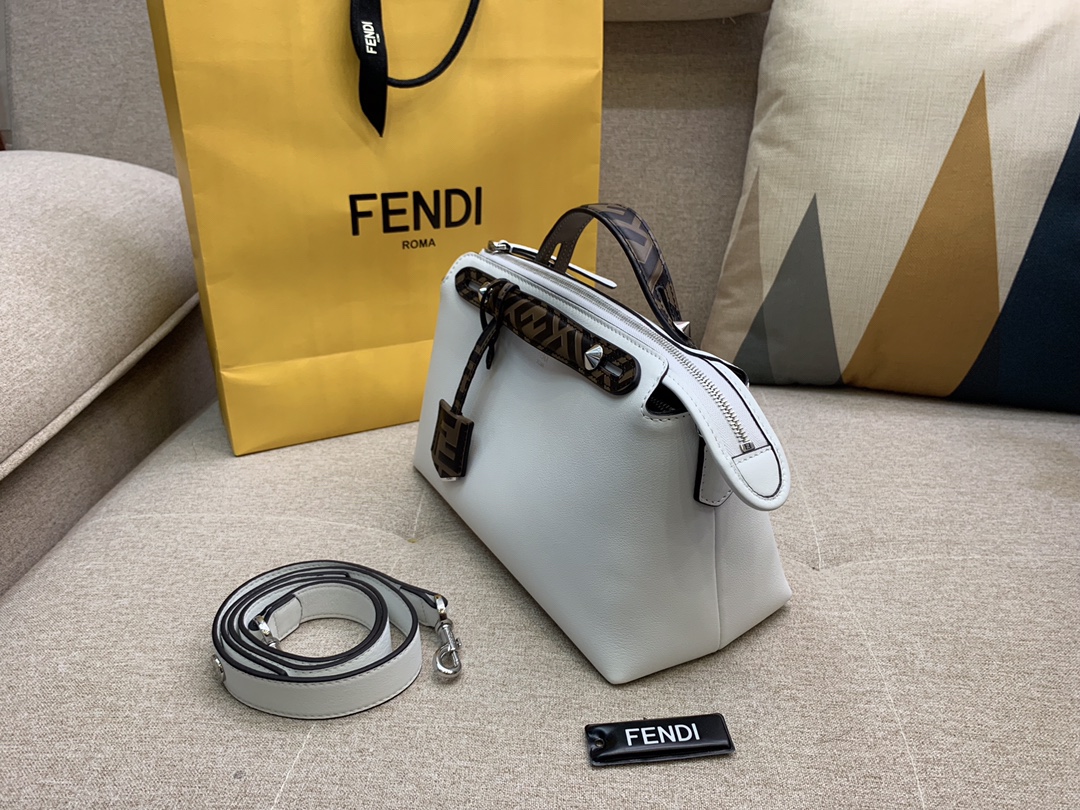 Fendi 芬迪 代购版本 By the way手袋 原厂进口皮 28cm LOGO压花F图案