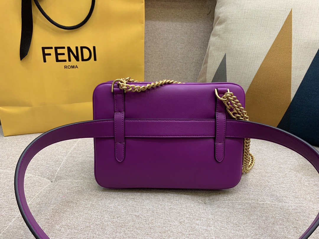 Fendi 芬迪 腰包 斜跨包 23x18x6cm 翻盖设计 按扣款 紫色
