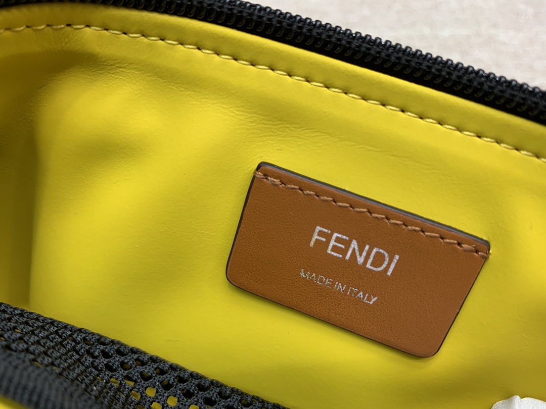 Fendi 芬迪 最新腰包 拉链开合 男女街拍爆款 棕色F印花