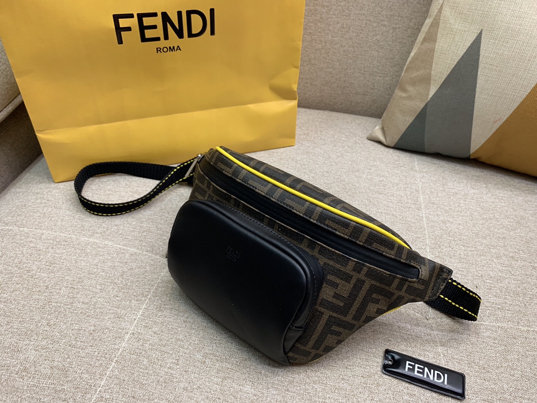 Fendi 芬迪 最新腰包 拉链开合 男女街拍爆款 棕色F印花