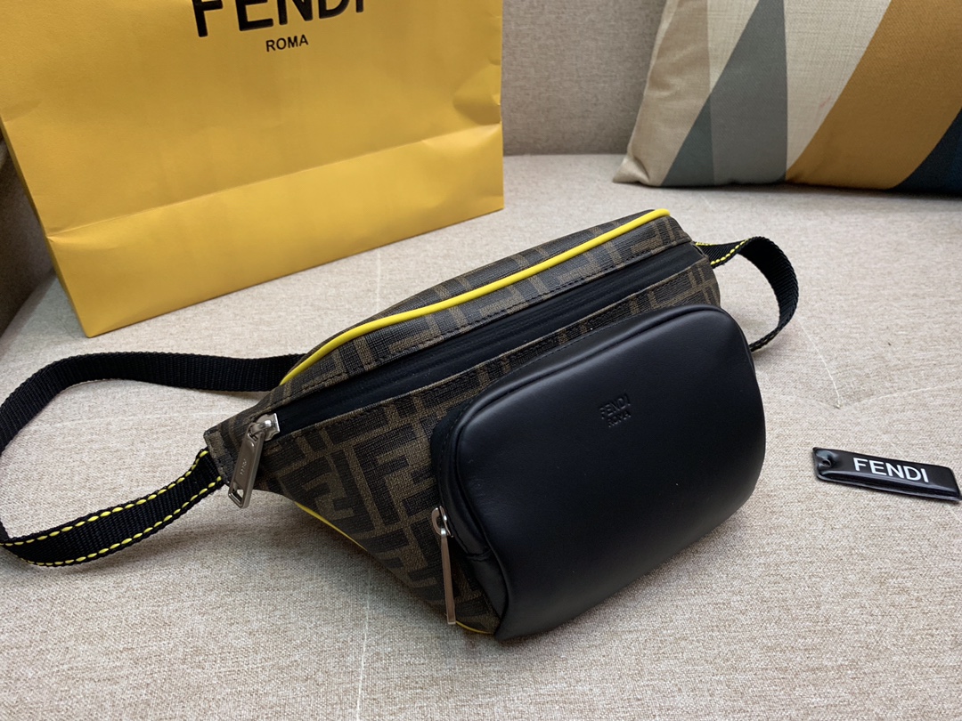Fendi 芬迪 最新腰包 拉链开合 男女街拍爆款 棕色F印花
