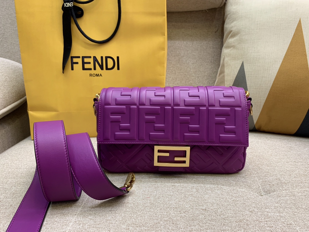 Fendi 芬迪 Baguette FF 浮雕系列 26x13x6cm 进口小羊皮 紫色