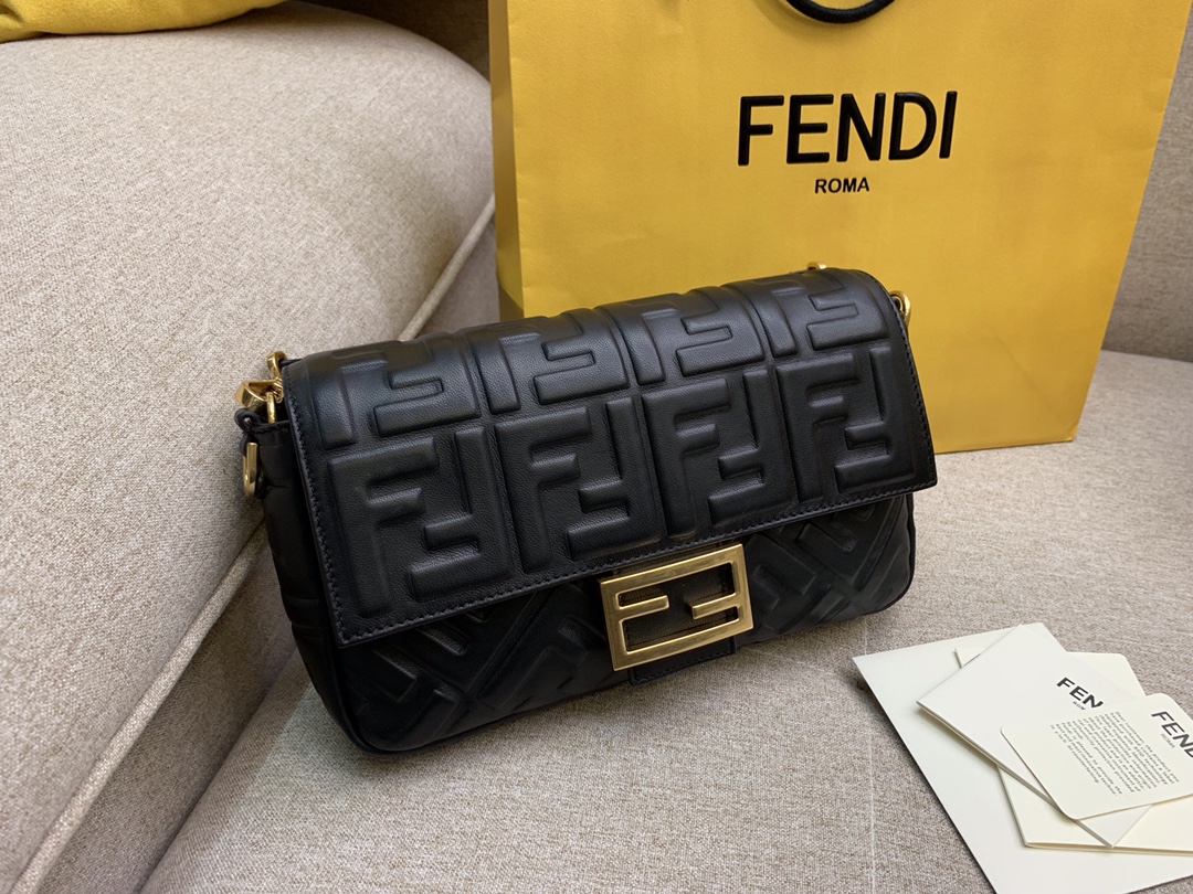 Fendi 芬迪 Baguette FF 浮雕系列 26x13x6cm 进口小羊皮 黑色