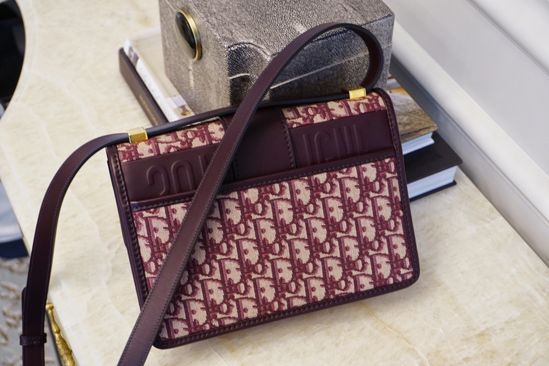 Dior 迪奥 蒙田30 Montaigne 布纹酒红 极具辨识度 时髦俏丽