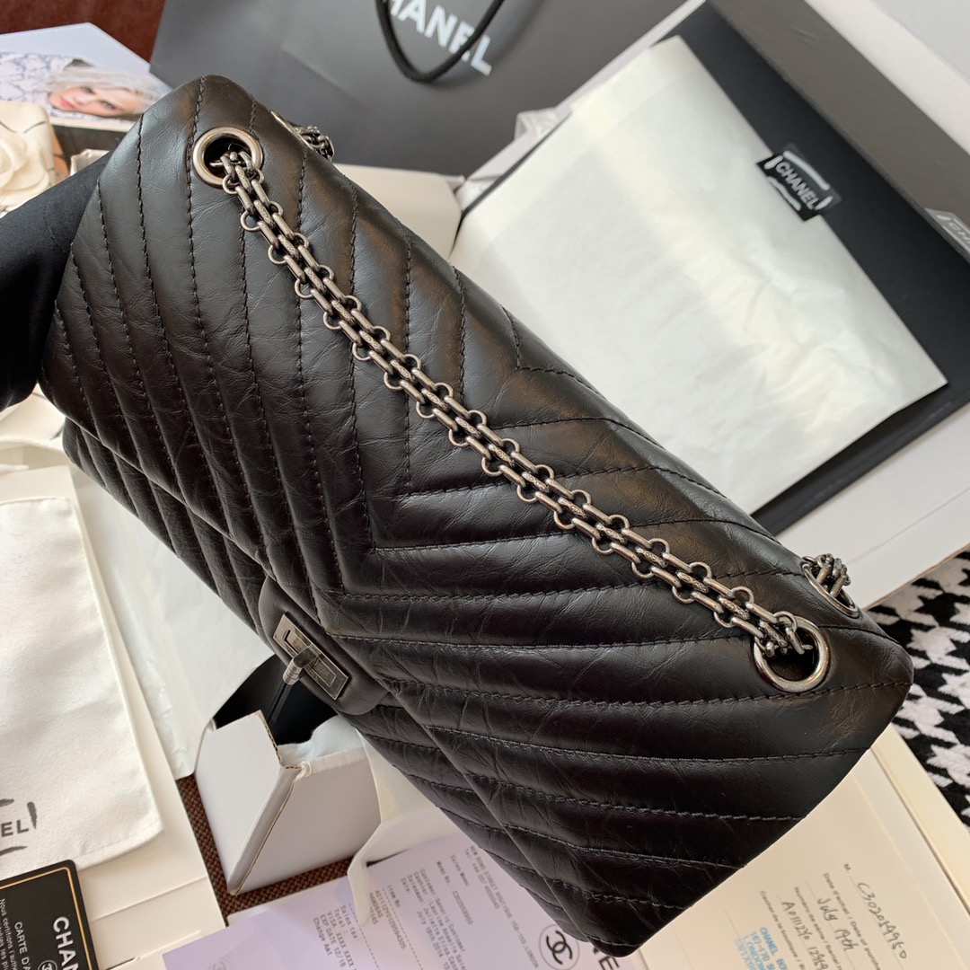 Chanel 香奈儿 复刻2.55 渠道代购版本 Ｖ纹 28cm～原厂皮～黑色～古银