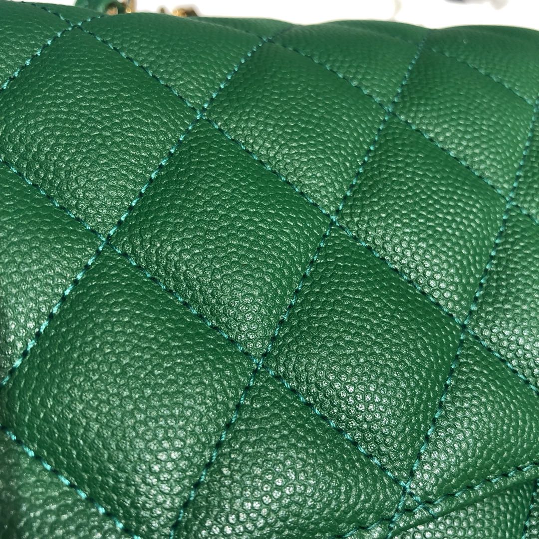 Chanel 香奈儿 法国原厂Haas球纹鱼子酱牛皮 25cm 青草绿金扣
