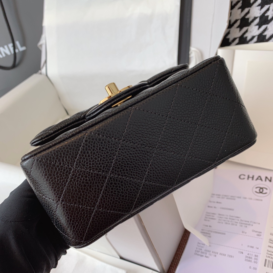 Chanel 香奈儿 黑色 金扣 法国原厂Haas球纹鱼子酱牛皮 17cm