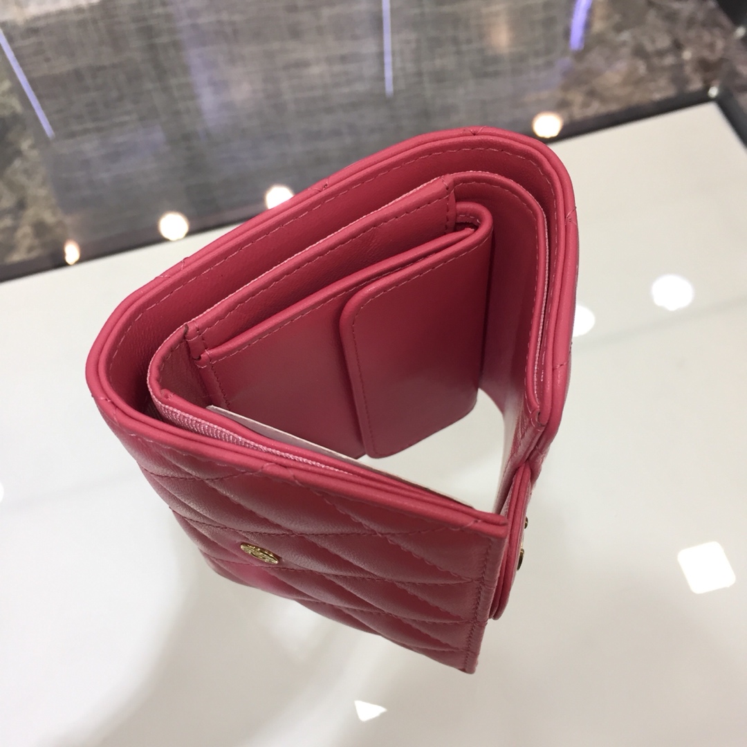 Chanel 香奈儿 三折包小钱包  进口小羊皮～西瓜红金扣