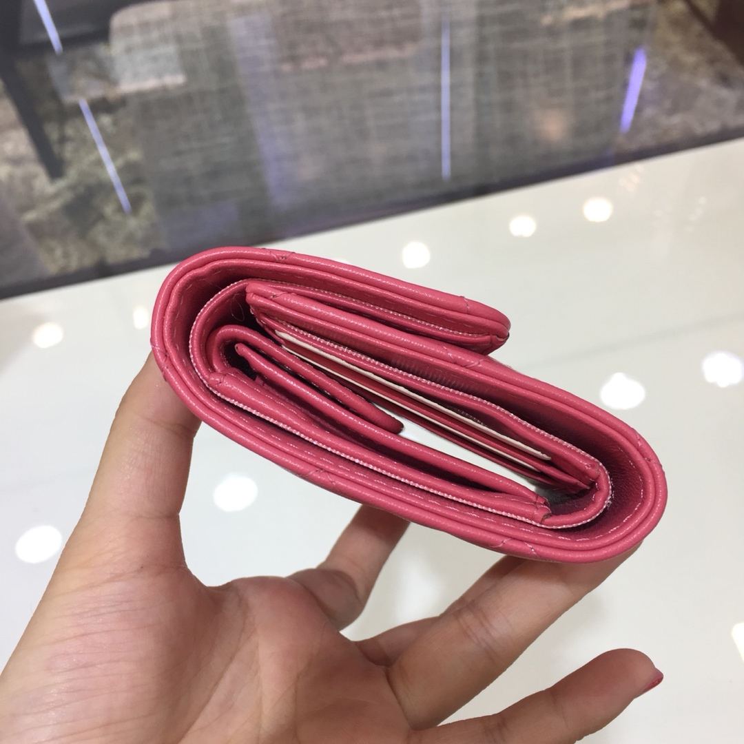 Chanel 香奈儿 三折包小钱包  进口小羊皮～西瓜红金扣