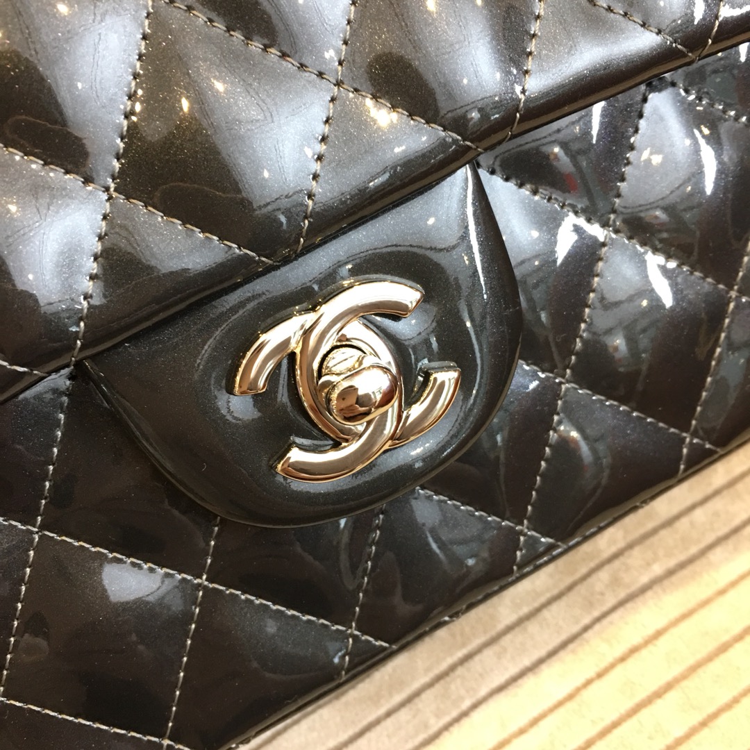 Chanel 香奈儿 Classic Flap 代购版本 25cm 进口漆皮 星空灰 银扣