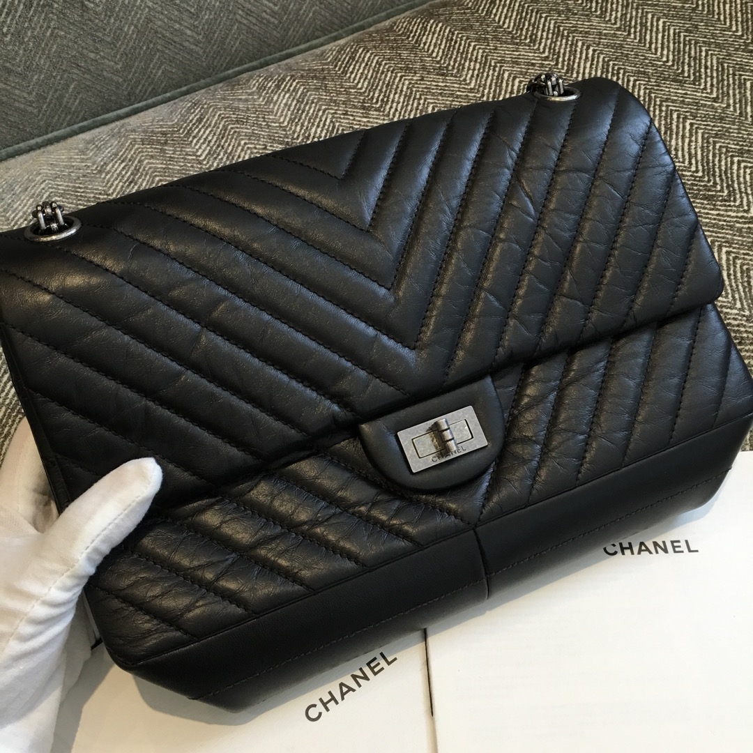 Chanel 香奈儿 复刻2.55 大Ｖ款 代购版本 28cm 进口树羔皮 黑色 银扣