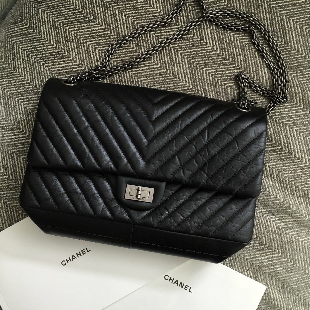 Chanel 香奈儿 复刻2.55 大Ｖ款 代购版本 28cm 进口树羔皮 黑色 银扣