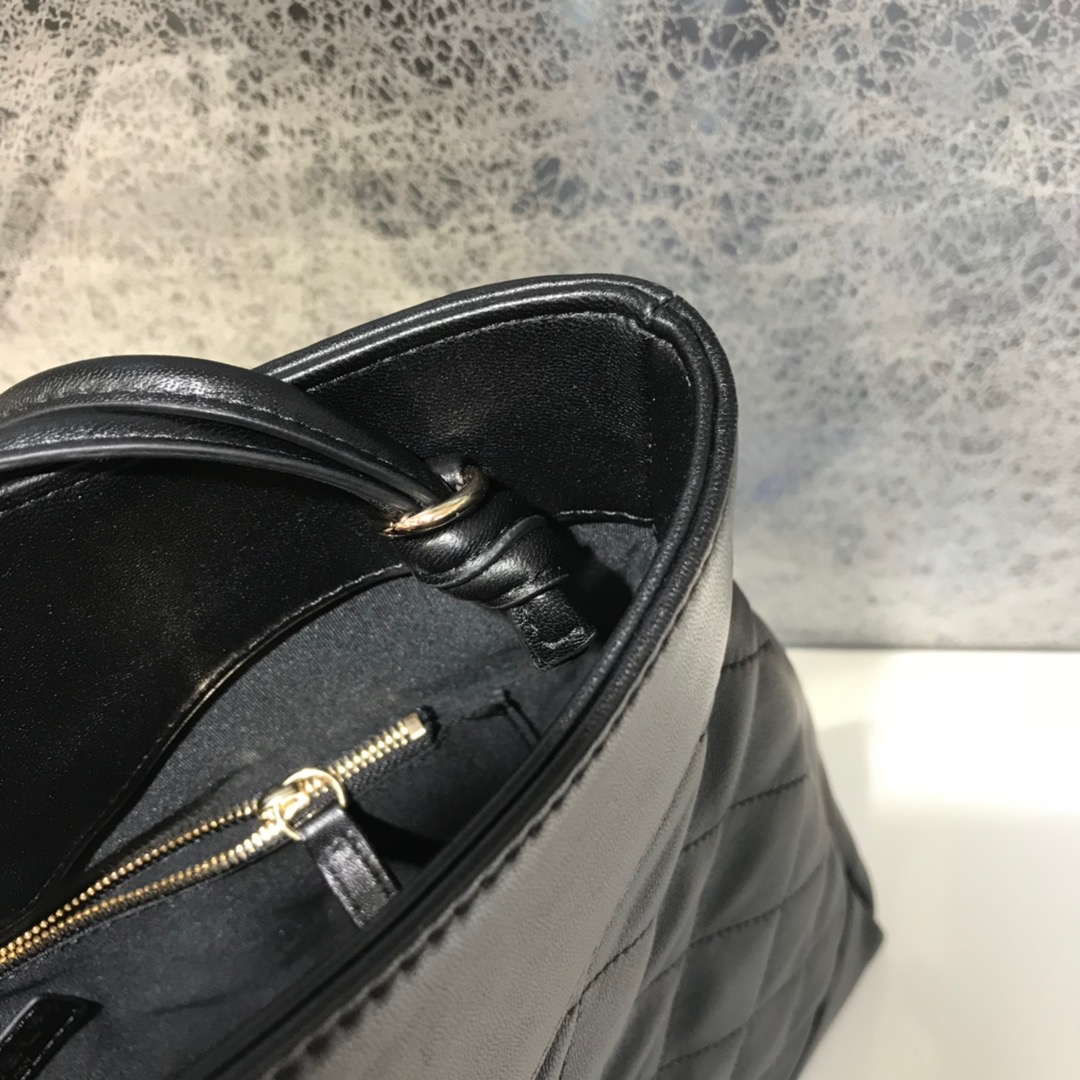 Chanel 31购物袋原厂树纹皮 金扣 可单肩背可折叠当手包 超实用 全黑色
