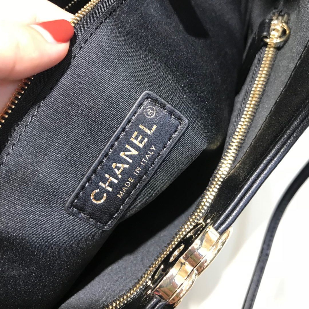 Chanel 31购物袋原厂树纹皮 金扣 可单肩背可折叠当手包 超实用 全黑色