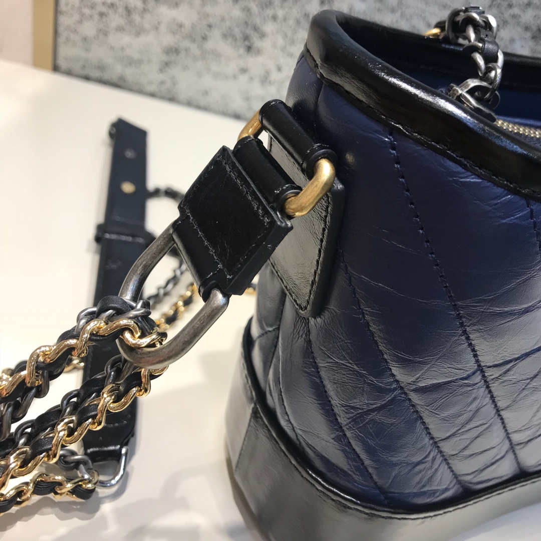 Chanel 香奈儿 Gabrielle 顶级代购版本 Ｖ纹 20cm～原厂树膏皮～蓝色
