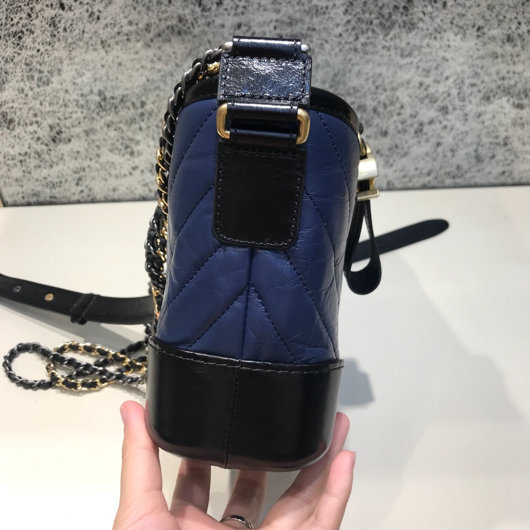 Chanel 香奈儿 Gabrielle 顶级代购版本 Ｖ纹 20cm～原厂树膏皮～蓝色