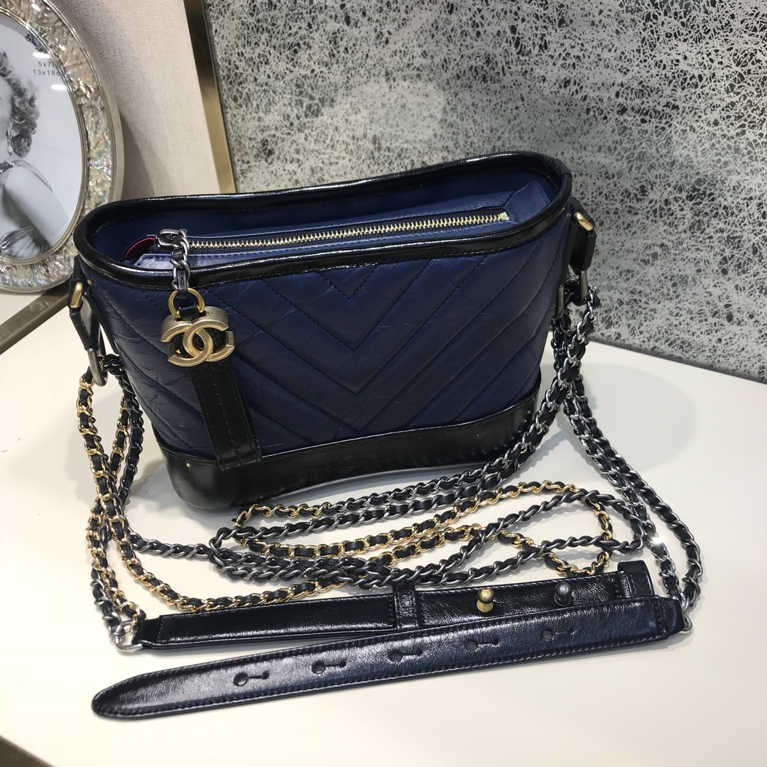 Chanel 香奈儿 Gabrielle 顶级代购版本 Ｖ纹 20cm～原厂树膏皮～蓝色