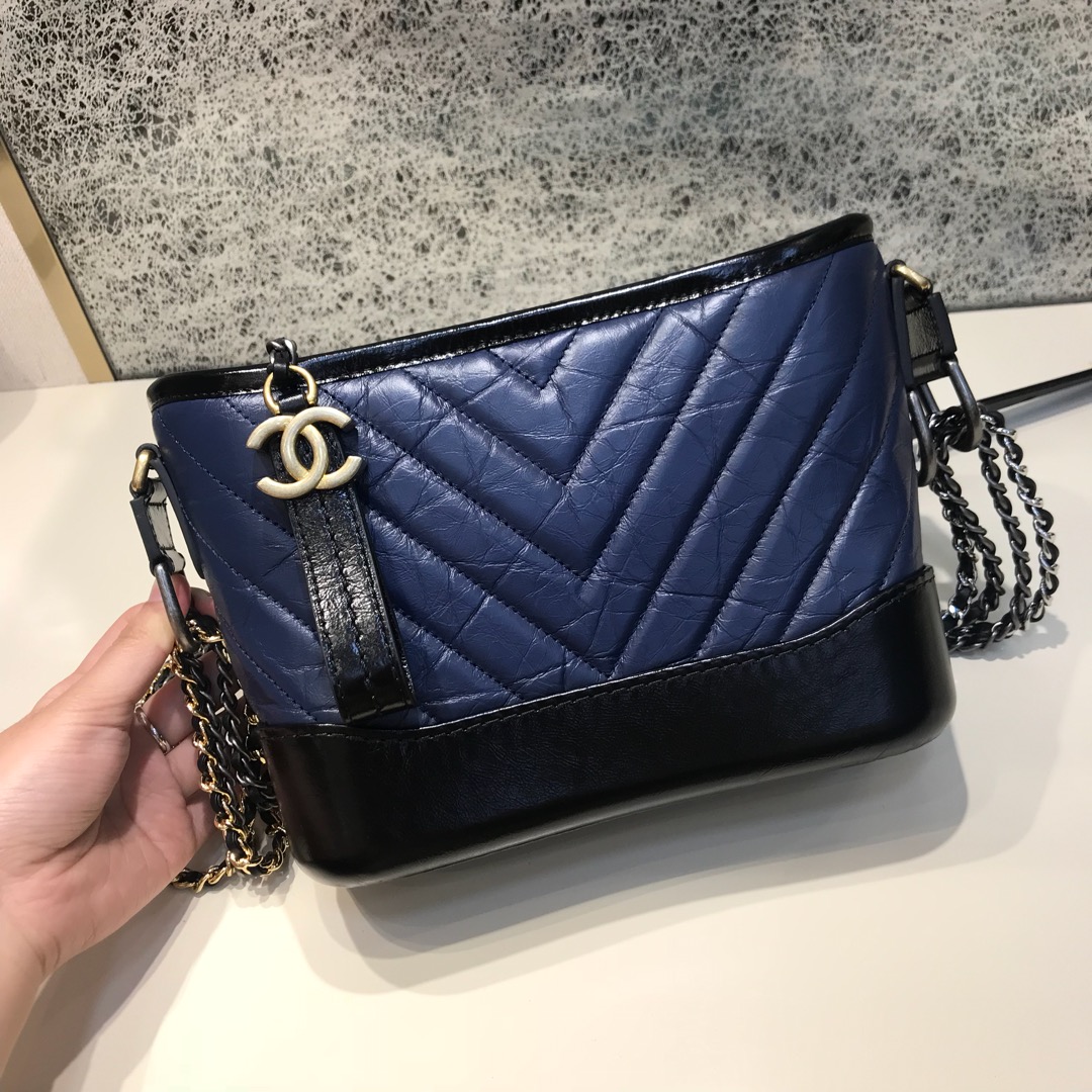Chanel 香奈儿 Gabrielle 顶级代购版本 Ｖ纹 20cm～原厂树膏皮～蓝色