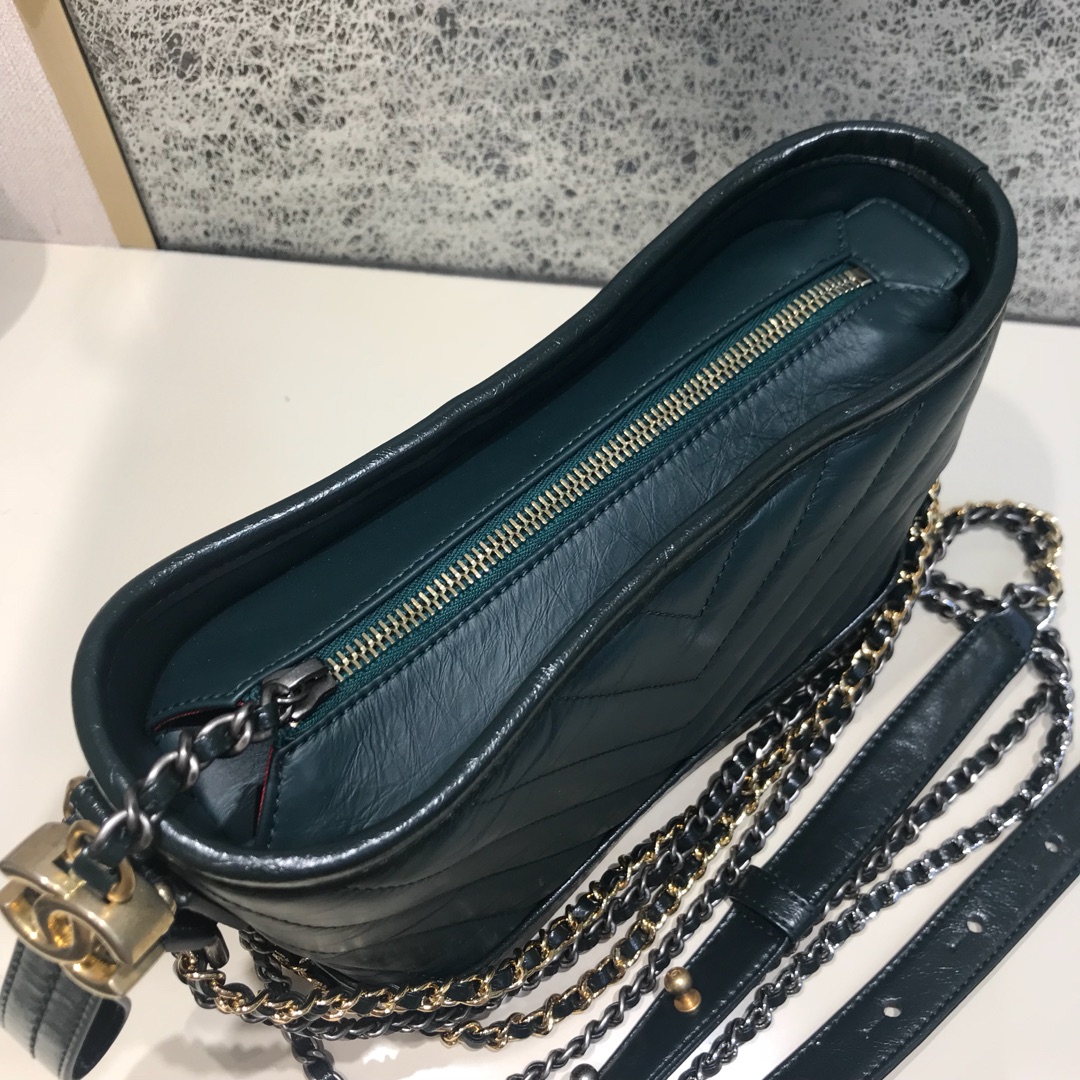 Chanel 香奈儿 Gabrielle 顶级代购版本 Ｖ纹 20cm～原厂树膏皮～墨绿色