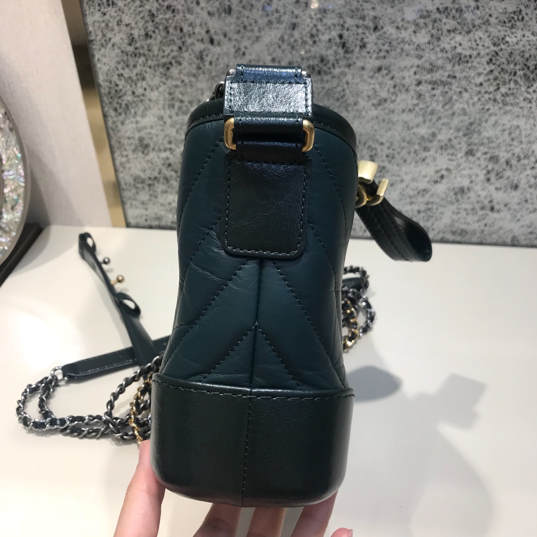 Chanel 香奈儿 Gabrielle 顶级代购版本 Ｖ纹 20cm～原厂树膏皮～墨绿色