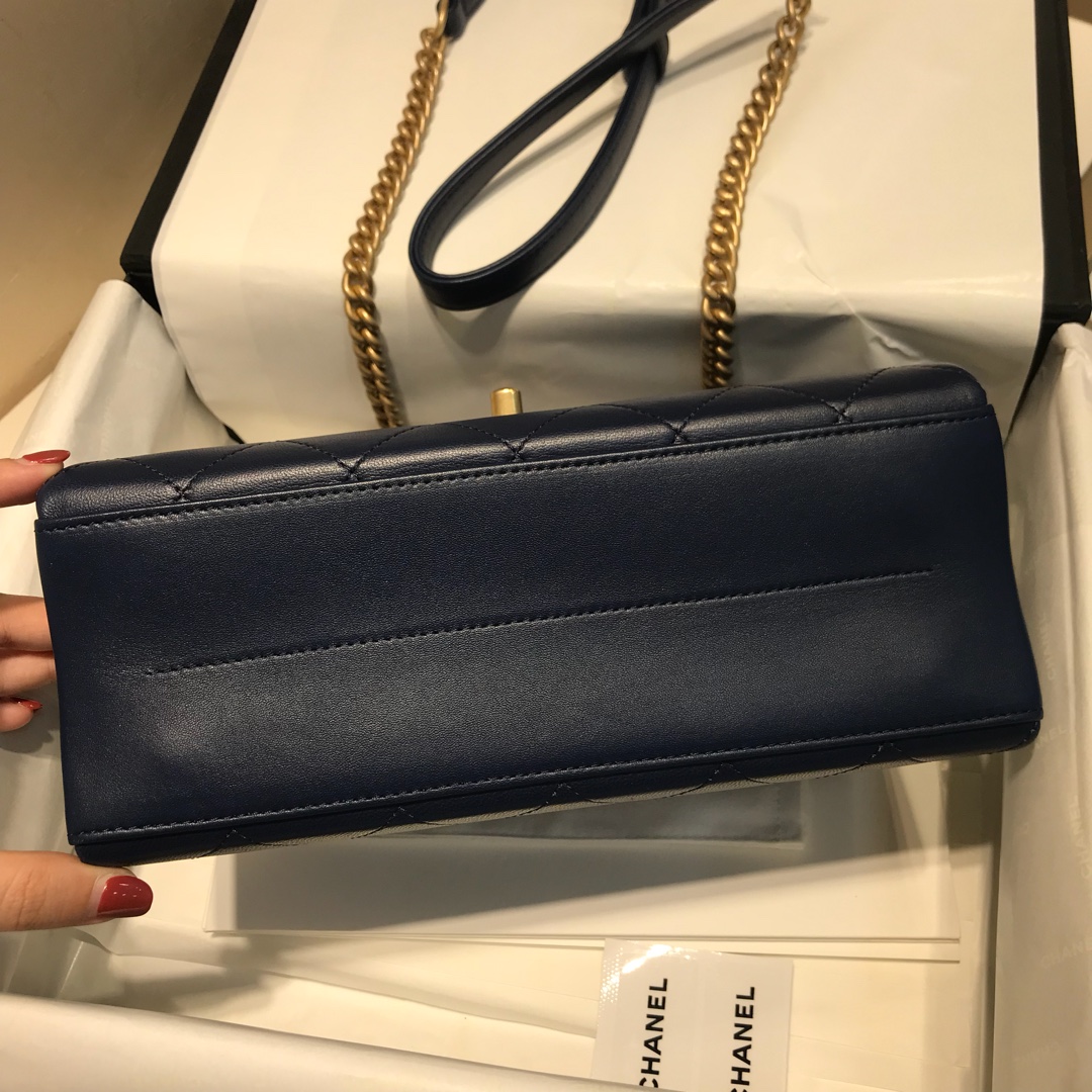 Chanel 香奈儿 口盖包～ 23cm 小羊皮～黑色