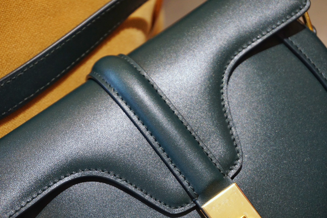 Celine 思琳 复古风马鞍包 墨绿 19cm 代工厂货源