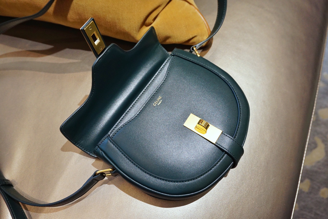 Celine 思琳 复古风马鞍包 墨绿 19cm 代工厂货源