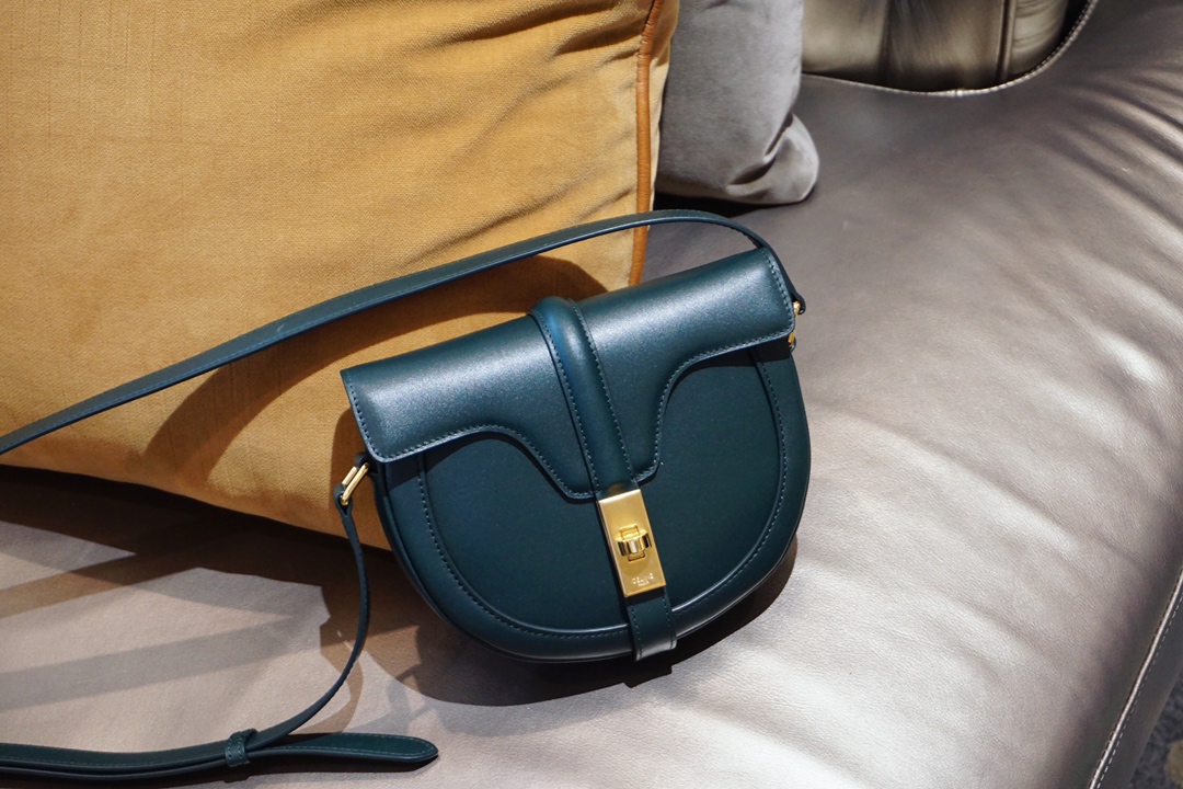 Celine 思琳 复古风马鞍包 墨绿 19cm 代工厂货源