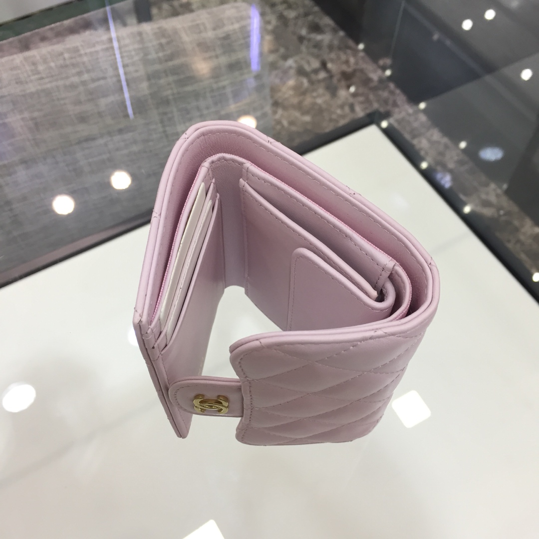 Chanel 香奈儿《三折小钱包》 进口小羊皮～樱花粉金扣