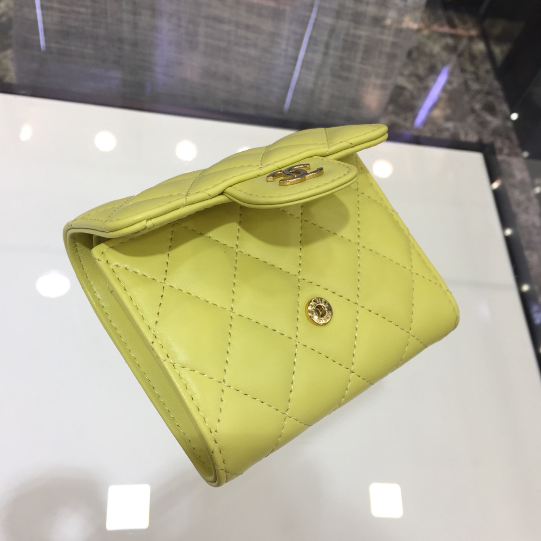 Chanel 香奈儿《三折小钱包》 进口小羊皮～柠檬黄金扣