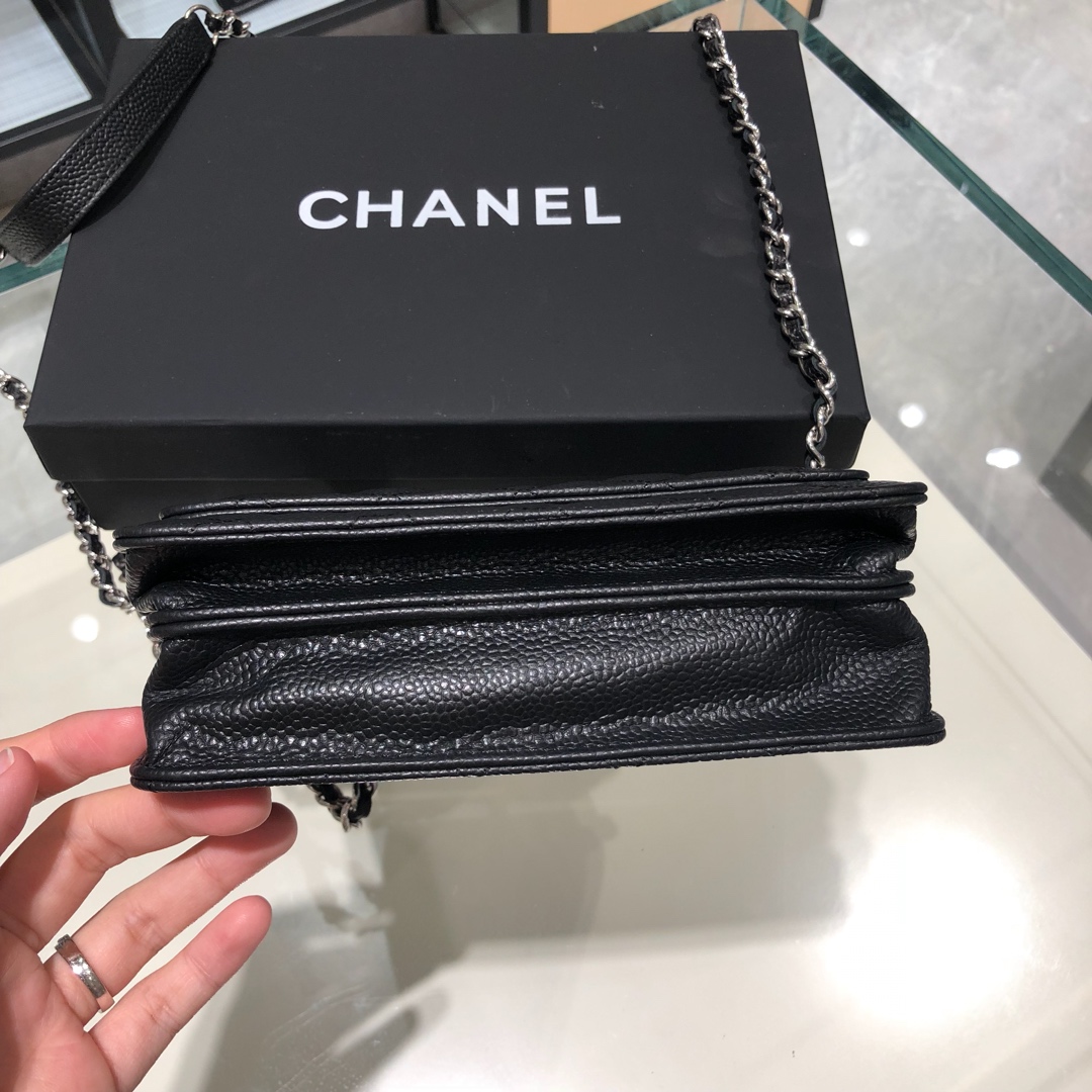 Chanel 香奈儿 WOC 17cm 进口鱼子酱 黑色 银扣