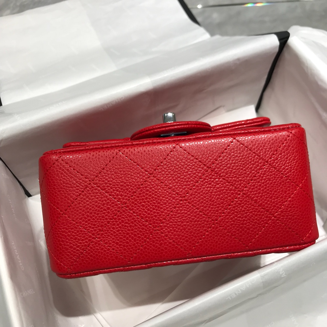Chanel 香奈儿 Classic Flap 17cm 鱼子酱 真空电镀纯铜五金