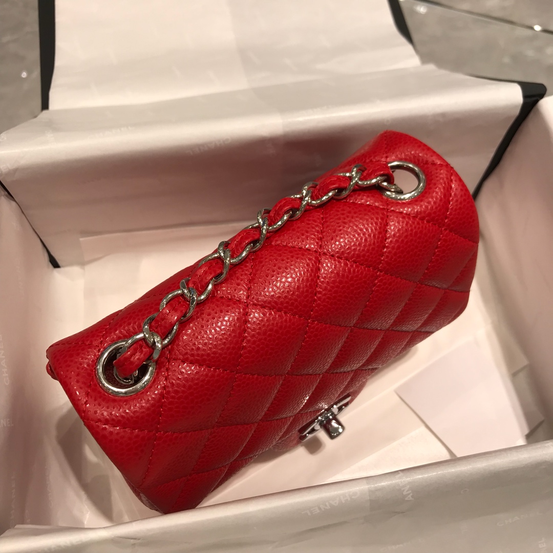 Chanel 香奈儿 Classic Flap 17cm 鱼子酱 真空电镀纯铜五金