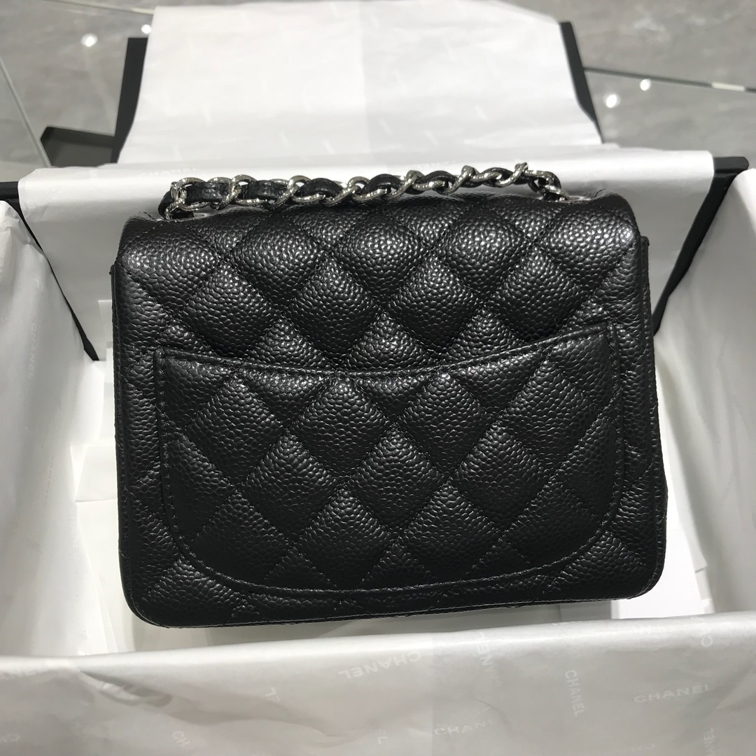 Chanel 香奈儿 Classic Flap 17cm 鱼子酱 真空电镀纯铜五金