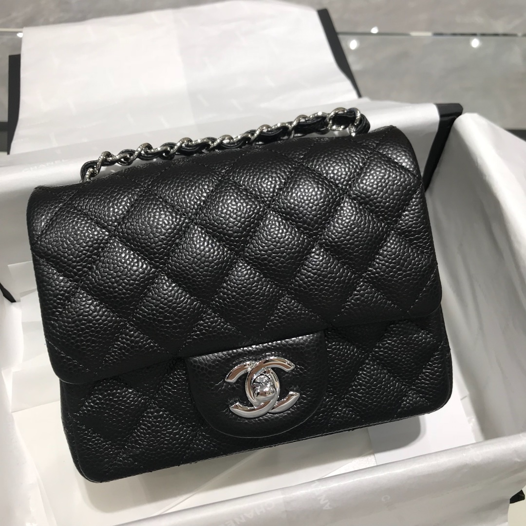 Chanel 香奈儿 Classic Flap 17cm 鱼子酱 真空电镀纯铜五金