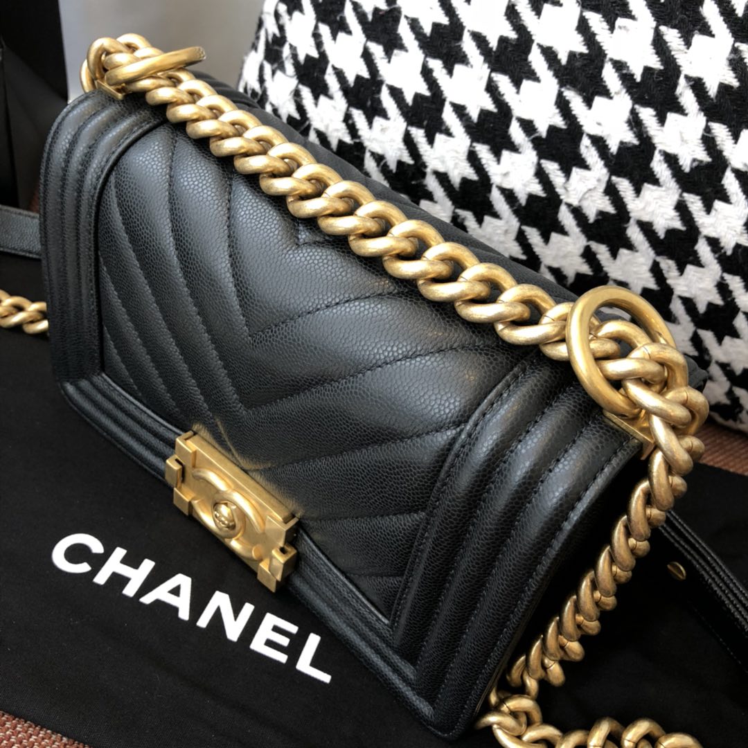 【正品级】黑色 V款 沙金 Chanel 小号 法国原厂Haas小球纹鱼子酱牛皮 leboy V格 20cm